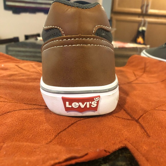 Levis Men’s Shoe Size 8 - Picture 2 of 3